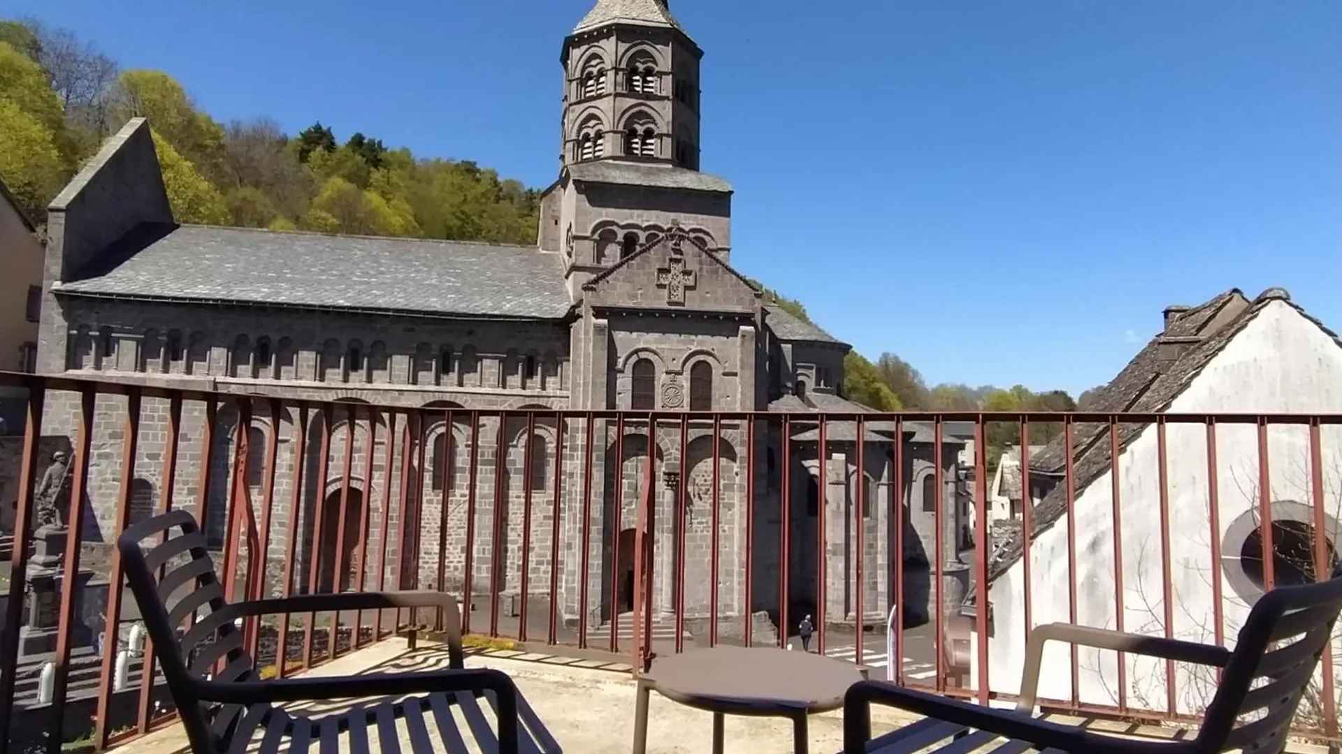 Hotel Restaurant Notre Dame Orcival 2*,